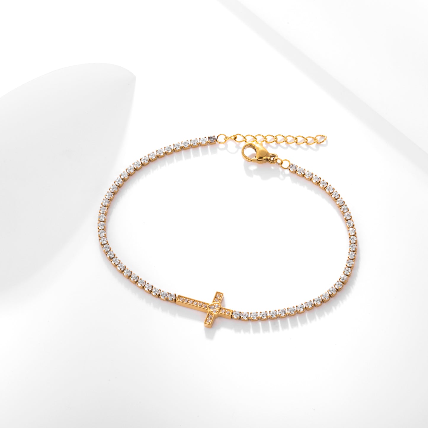 Sphere&Style Cross Bracelet