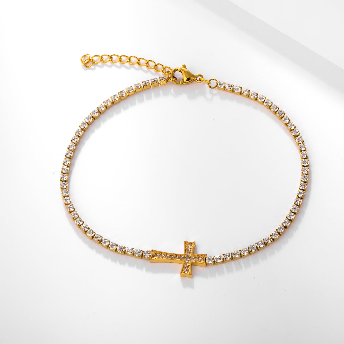 Sphere&Style Cross Bracelet