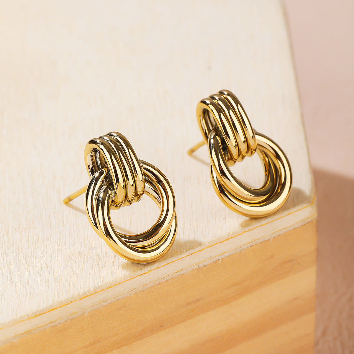 Sphere&Style Twisted Stud Earrings