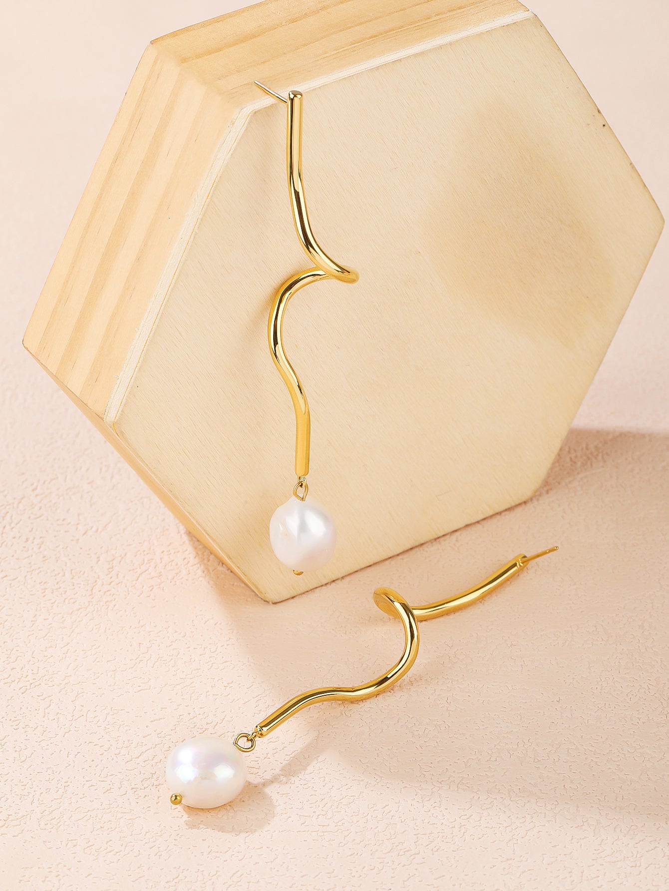 Sphere&Style Wavy Sticks With Dropped Pearl Earrings